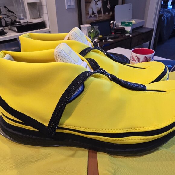 Adidas Ultraboost x Fortnite PEELY Men's 10 Yellow Black Banana JQ0714 Shoes NEW - Picture 2 of 16